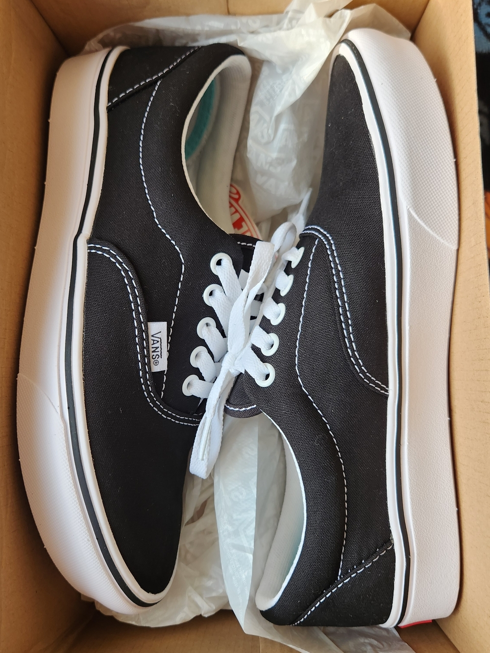 Vans Comfy Cush Era Black and White New Mens size 7.5, Womens 9
